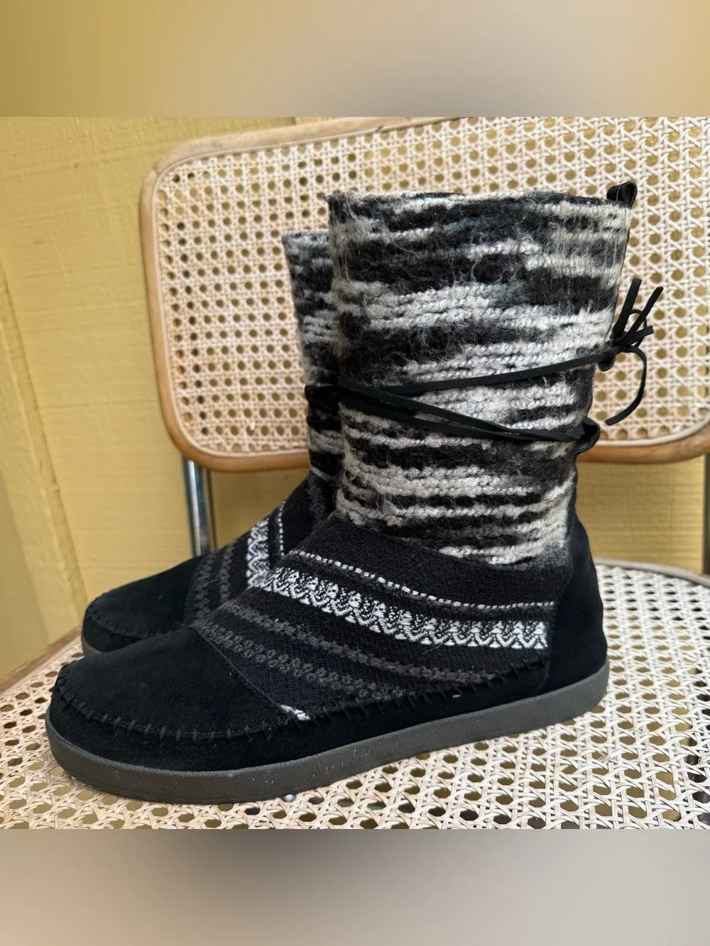 TOMS Women’s Size 11 Black Gray Southwestern Knit Faux Fur Lined Boots